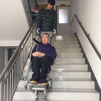 曲陽路街道形成社區為老服務模式 ，爬樓機服務增添光彩